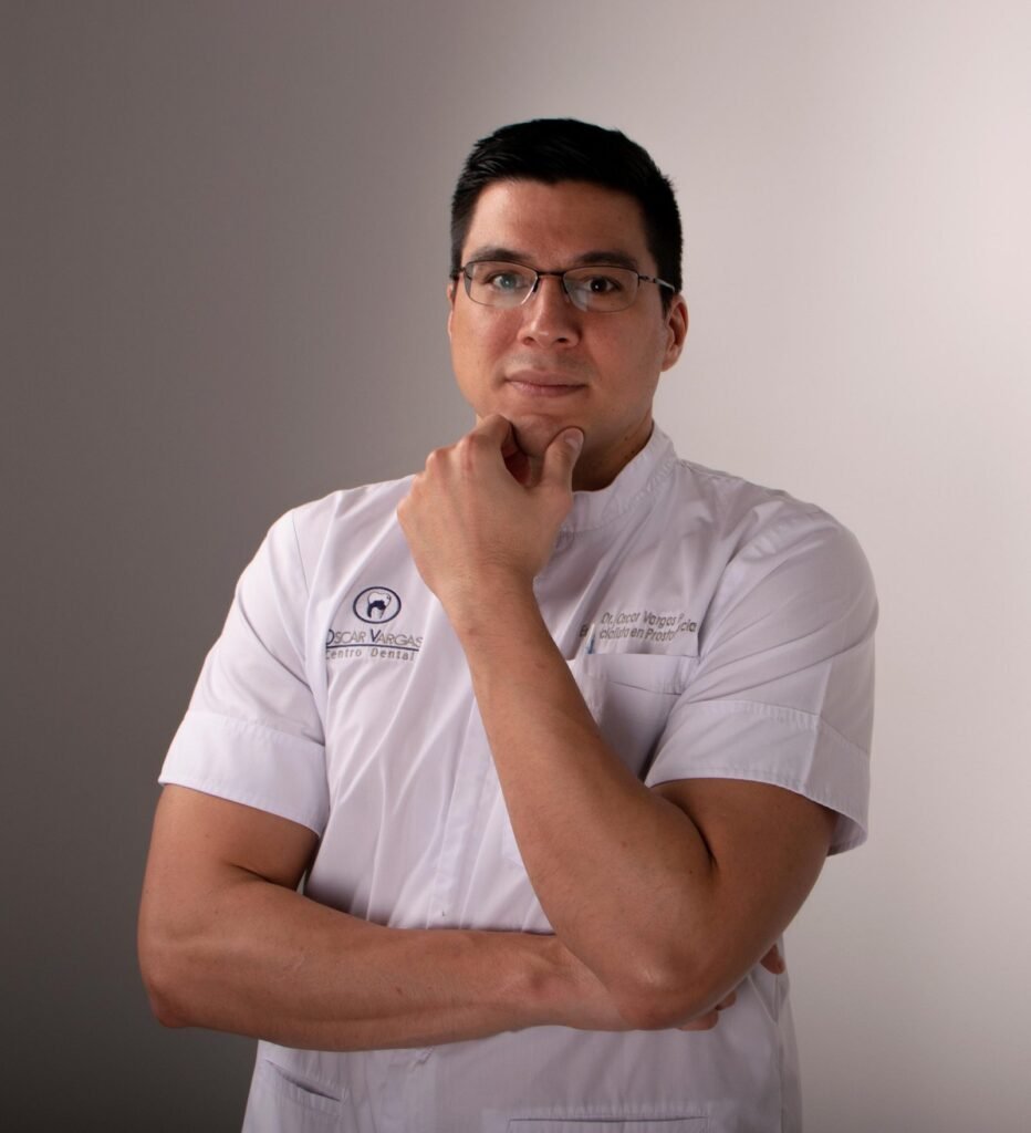 Dentist Oscar Vargas Fournier